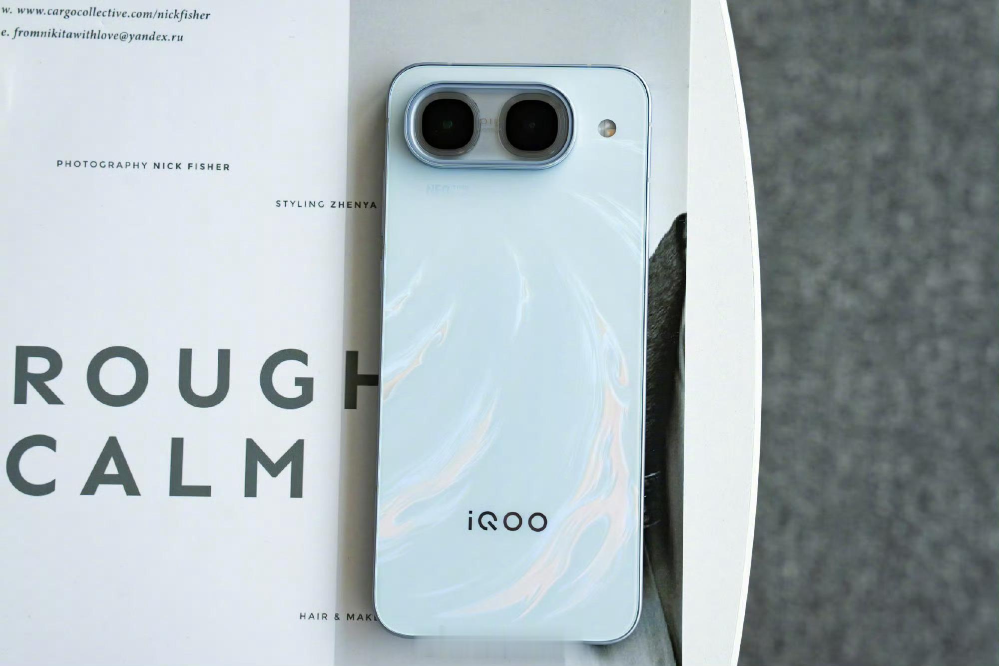iQOO Neo11 至尊版 iQOO Neo11至尊版支持IP68/IP69级