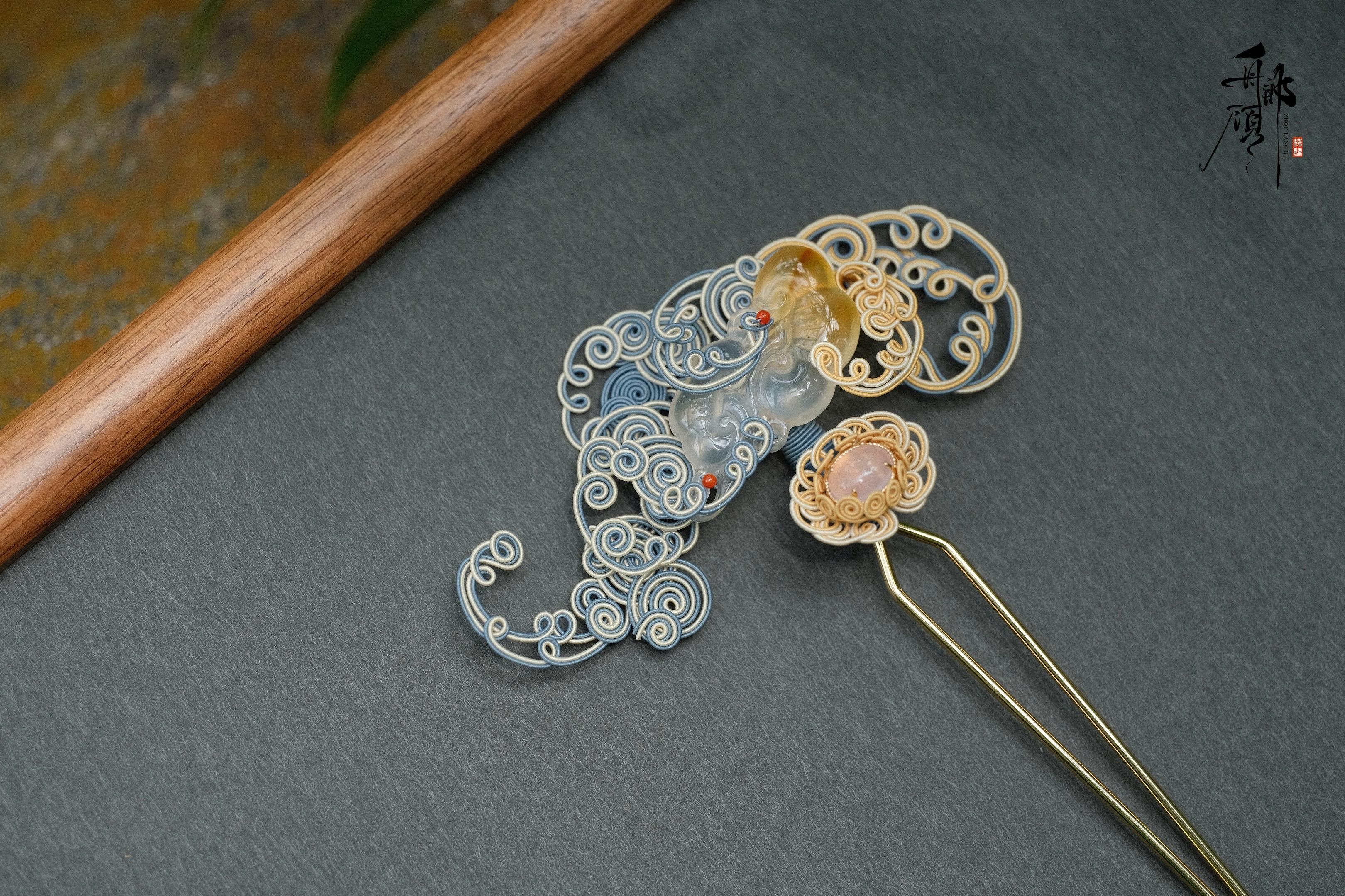 流量如风，来了又散，专注是树，默默成林。「云水中」绕花丝发钗