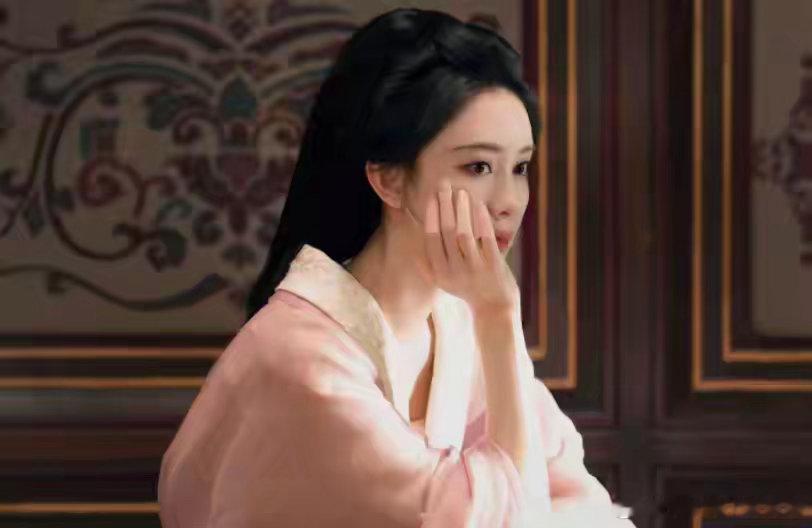 7月虞书欣和陈靖可主演的《灿如繁星》与宋威龙和张婧仪主演的《野狗骨头》同期播出最