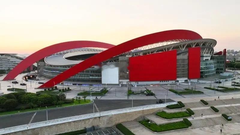 近日江苏省体育局发布俱乐部奖补标准，其中省内俱乐部如获得中超冠军将被奖励3000