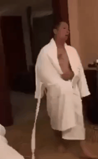 老婆  你看我像黑社会老大不 