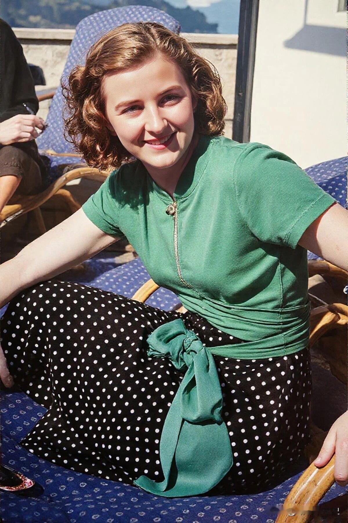 爱娃·布劳恩（1912-1945）是阿道夫·希特勒的长期伴侣，并在生命最后40小