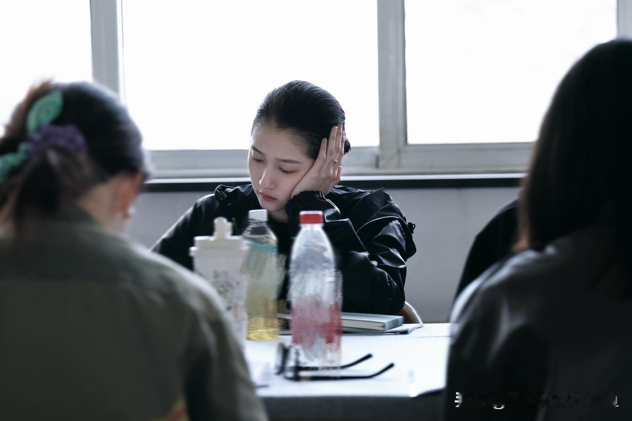 关晓彤分享图片