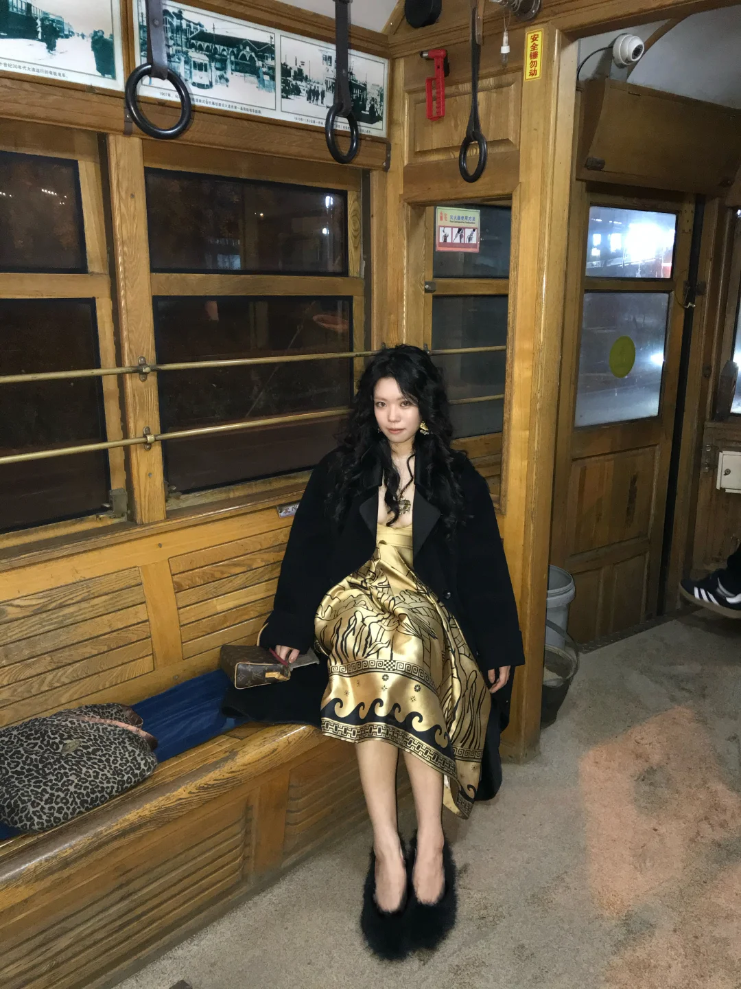 夜晚的复古电车🚃