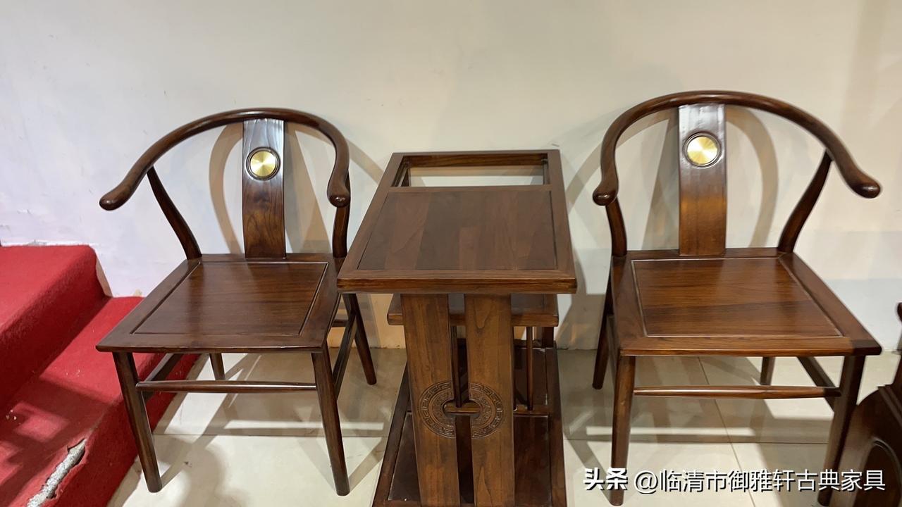 阳台小茶桌到底有多受欢迎?阳台小茶桌已成家居爆款，小户型也能轻松安放。不占空间、