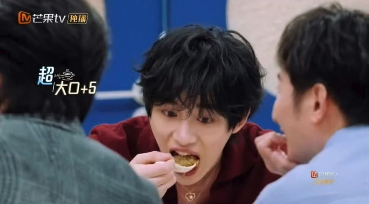 丁程鑫奶奶的梦中情孙谁能拒绝丁程鑫这种小孩？吃饭香香不挑嘴，待人温柔有分寸，做事