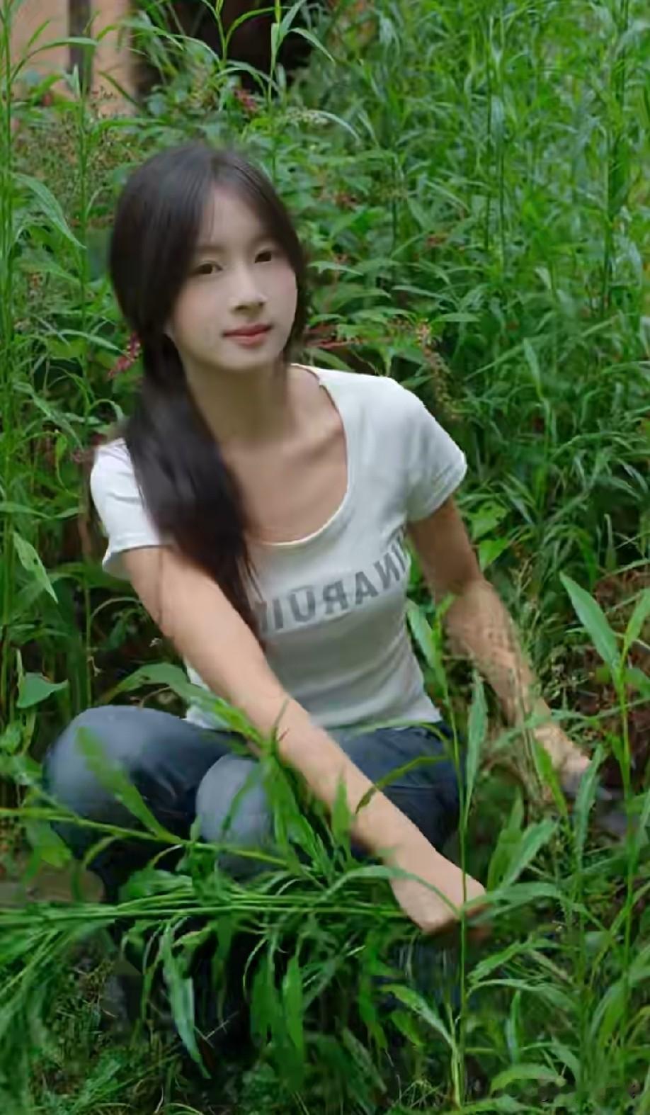 这是体验农村割草生活么