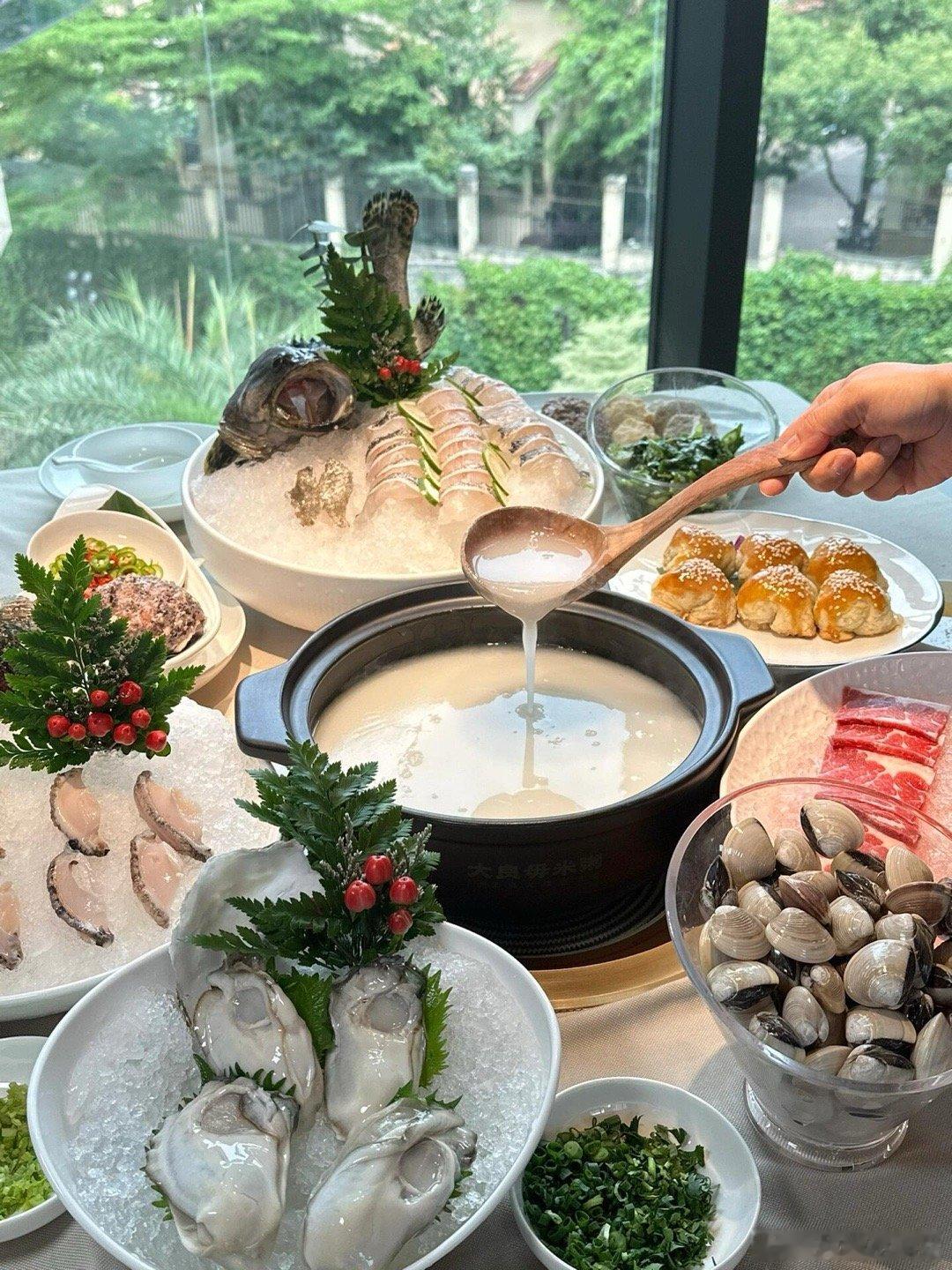 全运赛后鲜掉眉！广州这家顺德毋米粥，把“奶白粥底+鲜活海鲜”煮成治愈美味，从广州