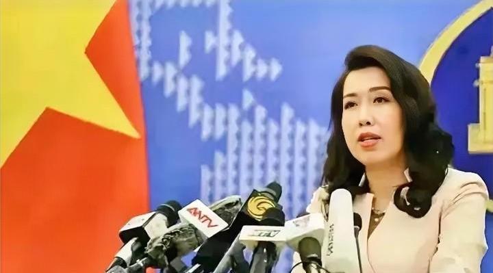 在中日关系愈发尖锐之时，越南军舰过台湾海峡，其外交部发言人范秋姮轻描淡写的宣称台