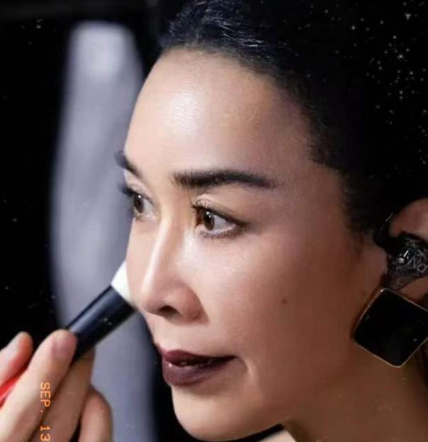 那英，还是太有才华了！
9月12日，歌手那英引发网友热议，原因是当晚南京演唱会把