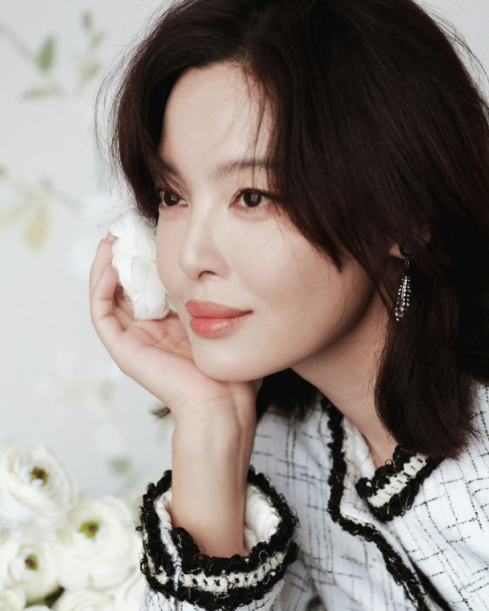 辛芷蕾导协年度女演员时尚灵感解读  辛芷蕾亮相 2026 中国电影导演之夜 凭《
