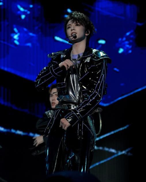 刘耀文 谢谢你们来看 时代少年团上海演唱会后，演唱会结束后，刘耀文凌晨发文称，此