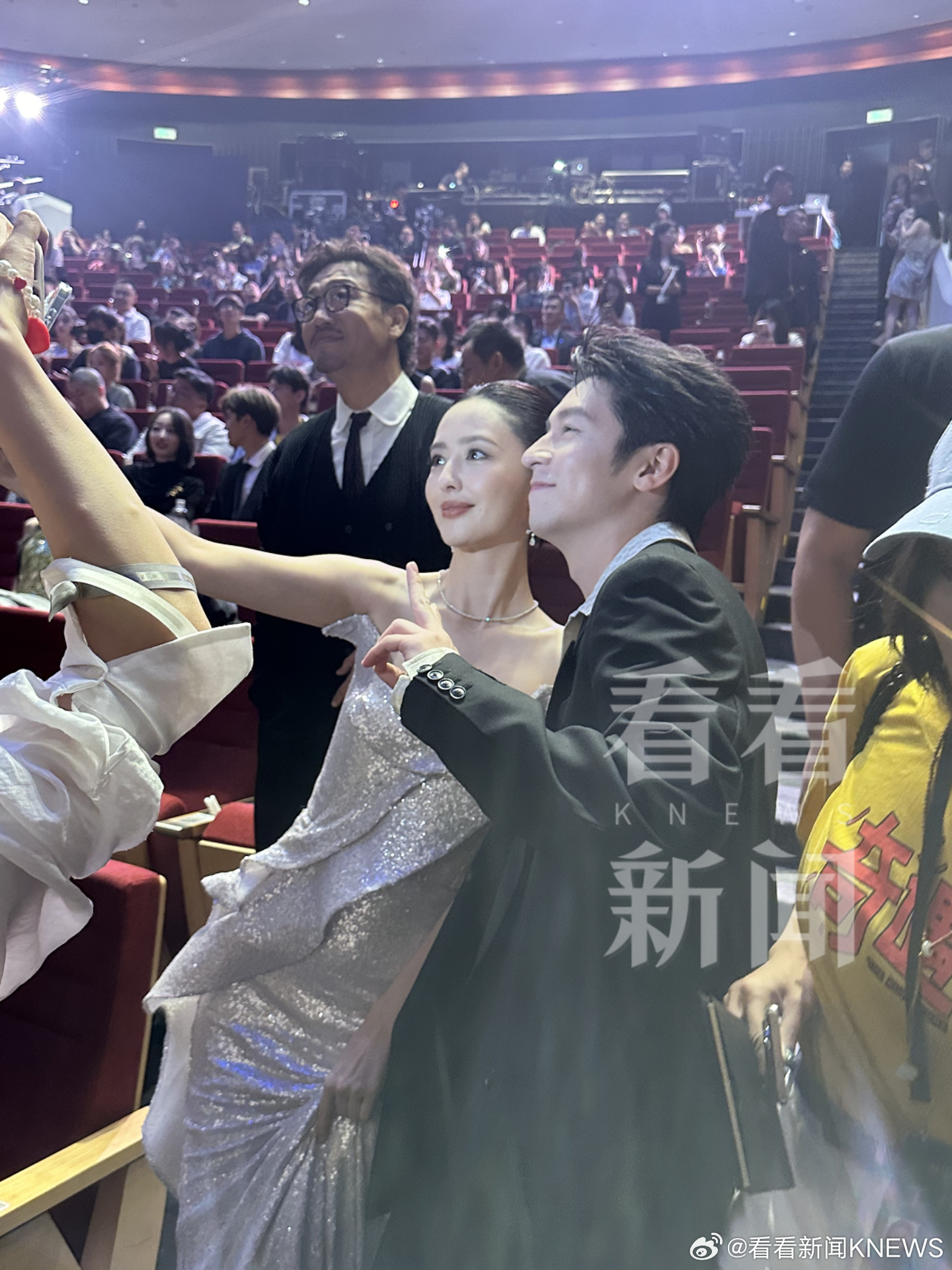 在上海举行，网友现场带来直拍生图！#佟丽娅[超话]##孙阳[超话]# ​​​