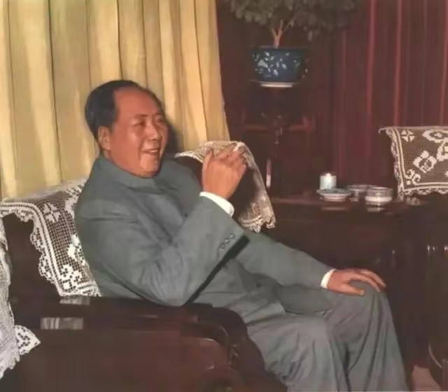 很多开国将帅都有一个共同感慨：在毛主席面前，人根本藏不住心思，半点虚话都说不出来