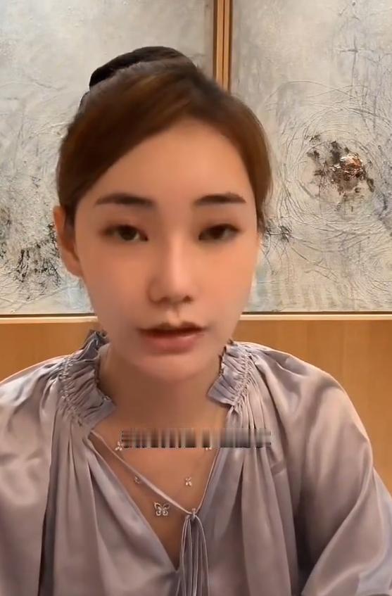 汪小菲妻子马筱梅在直播中称大S的俩孩子不是别人家的孩子，现在自己一个人带他们也没