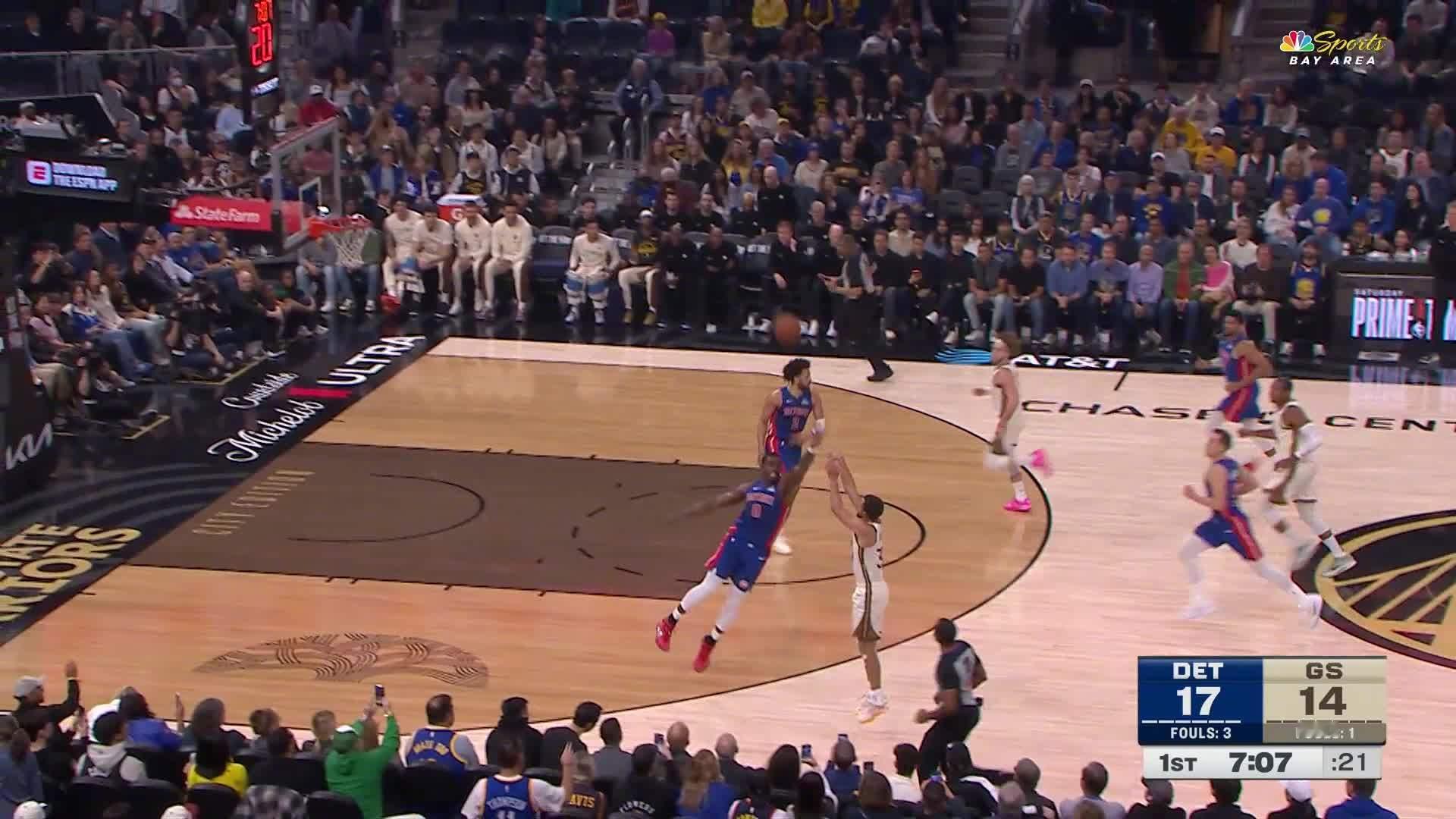 库里连续得分🔥目前3中3，已拿下8分！活塞vs勇士