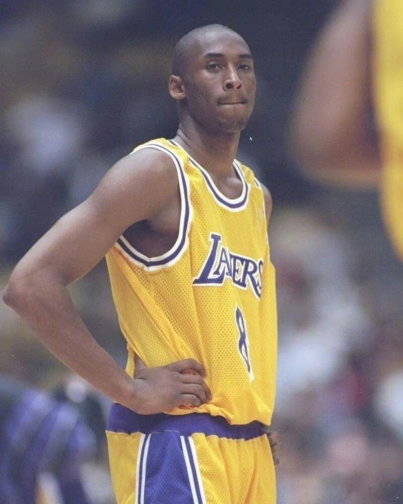 缅怀我科。科比去世六周年