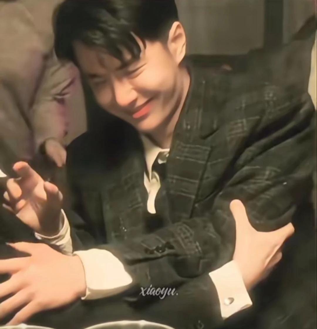 啵啵好棒！ 
两场醉酒戏太诱人啦，可以说顶级了，真的浑然天成，烂醉如泥，柔弱无骨