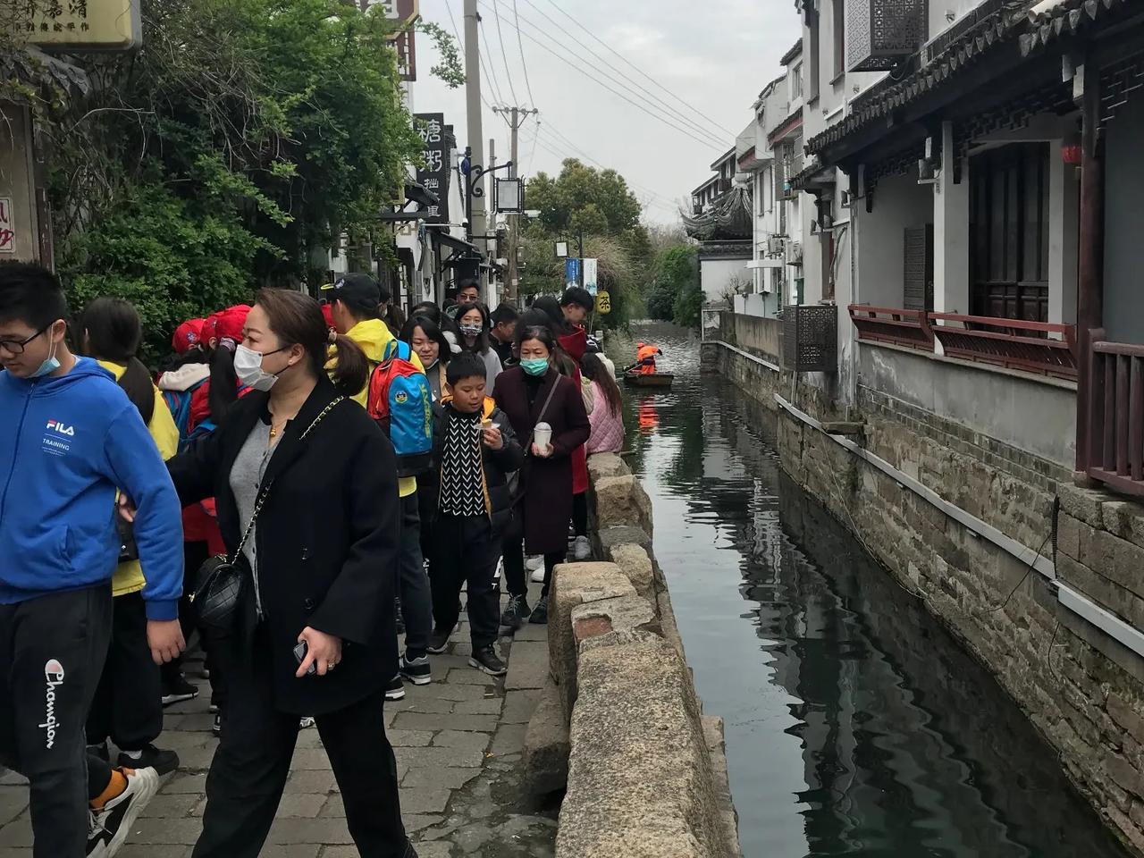 江南烟雨，梦里水乡。苏州平江街。