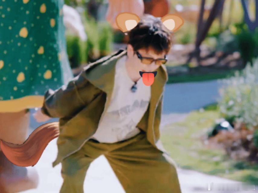 王栎鑫一听苏醒需要小狗就来劲了 耳朵竖起来的那一刻，就知道王栎鑫要冲了🐶这反应