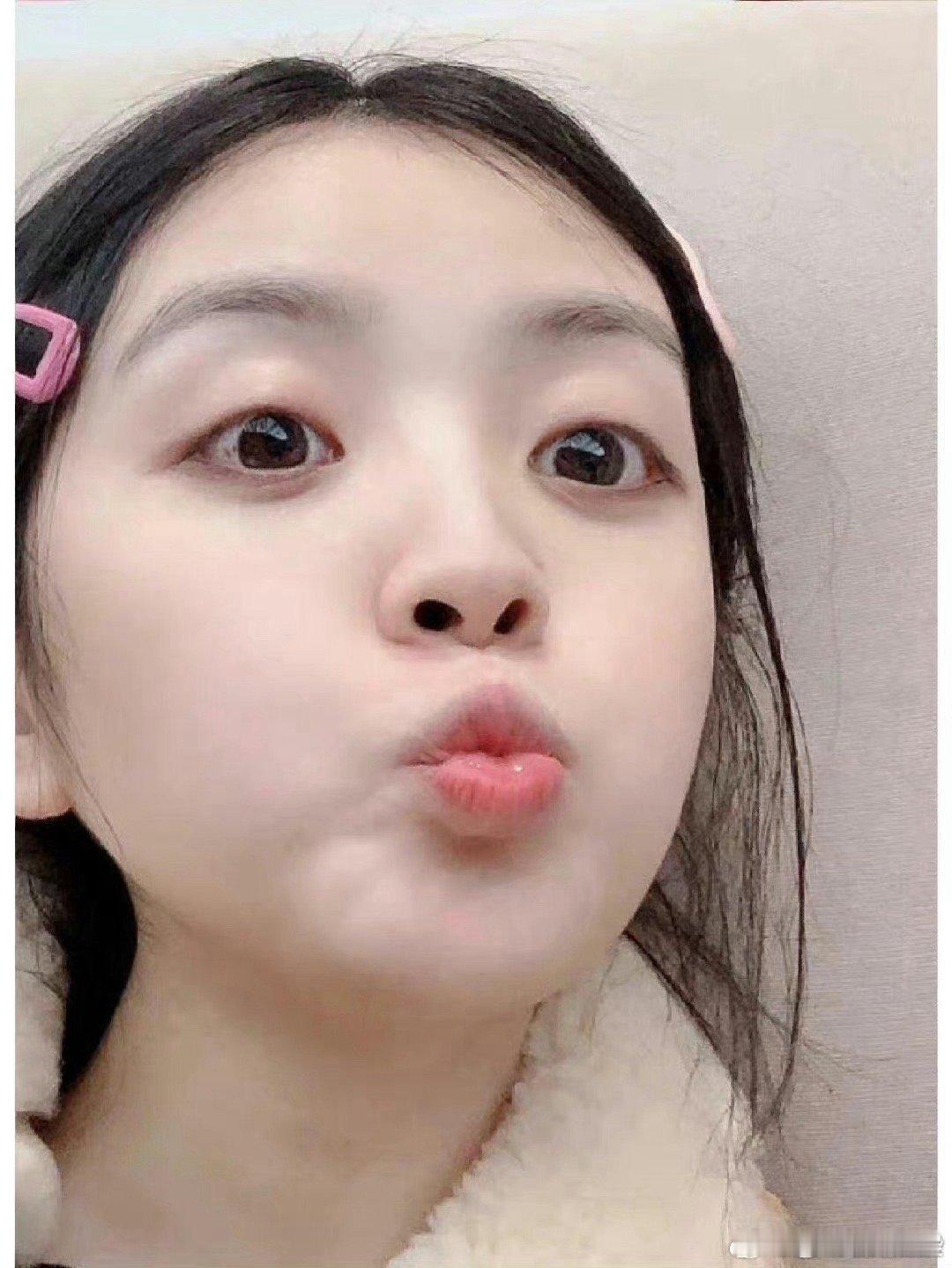 田曦薇素颜这么好的吗？怎么感觉生图不这样 ​​​