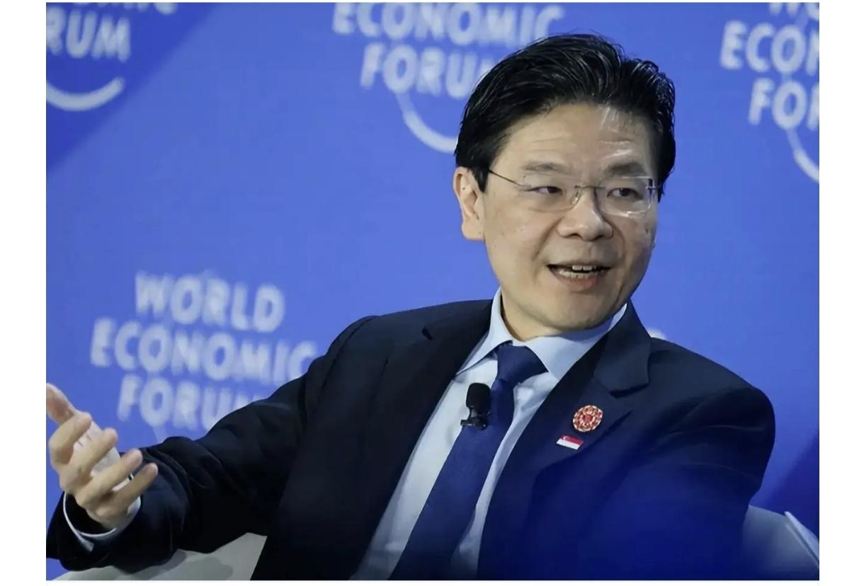 40巨轮掉头！洋浦一夜截胡新加坡。
不是传说，是正在发生的航线大挪移：40 条万