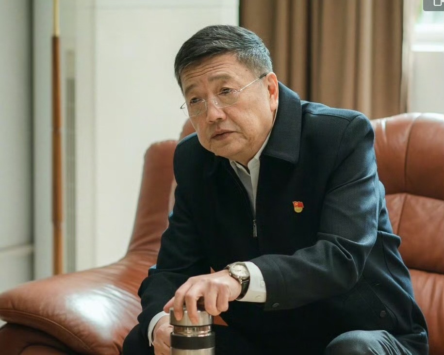 演员秦焰去世其实都想不起他叫什么名字但看到照片就再熟悉不过，真是老戏骨看过他很多