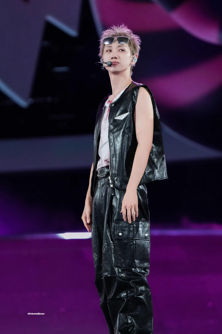 汪苏泷坐三轮比上歌手还紧张五十公里桃花坞 汪苏泷坐三轮的紧张程度，已经超过了他上