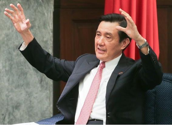 马英九现在估计肠子都悔青了！他后悔的不是多次访问大陆受到高规格接待，也不是公开主
