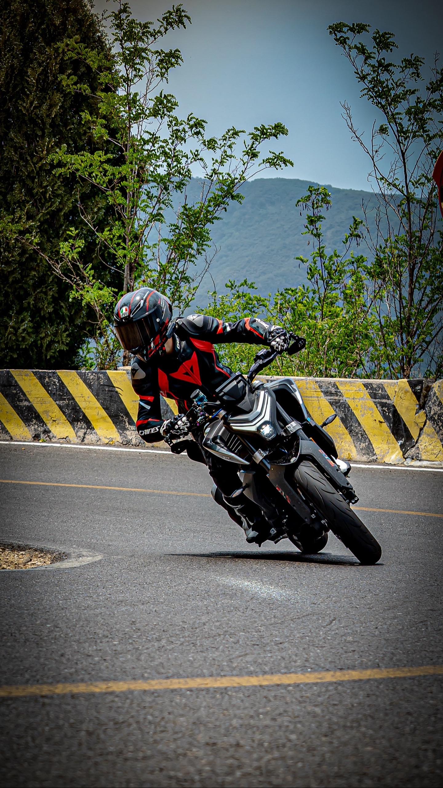 跑山必须听土嗨dj。