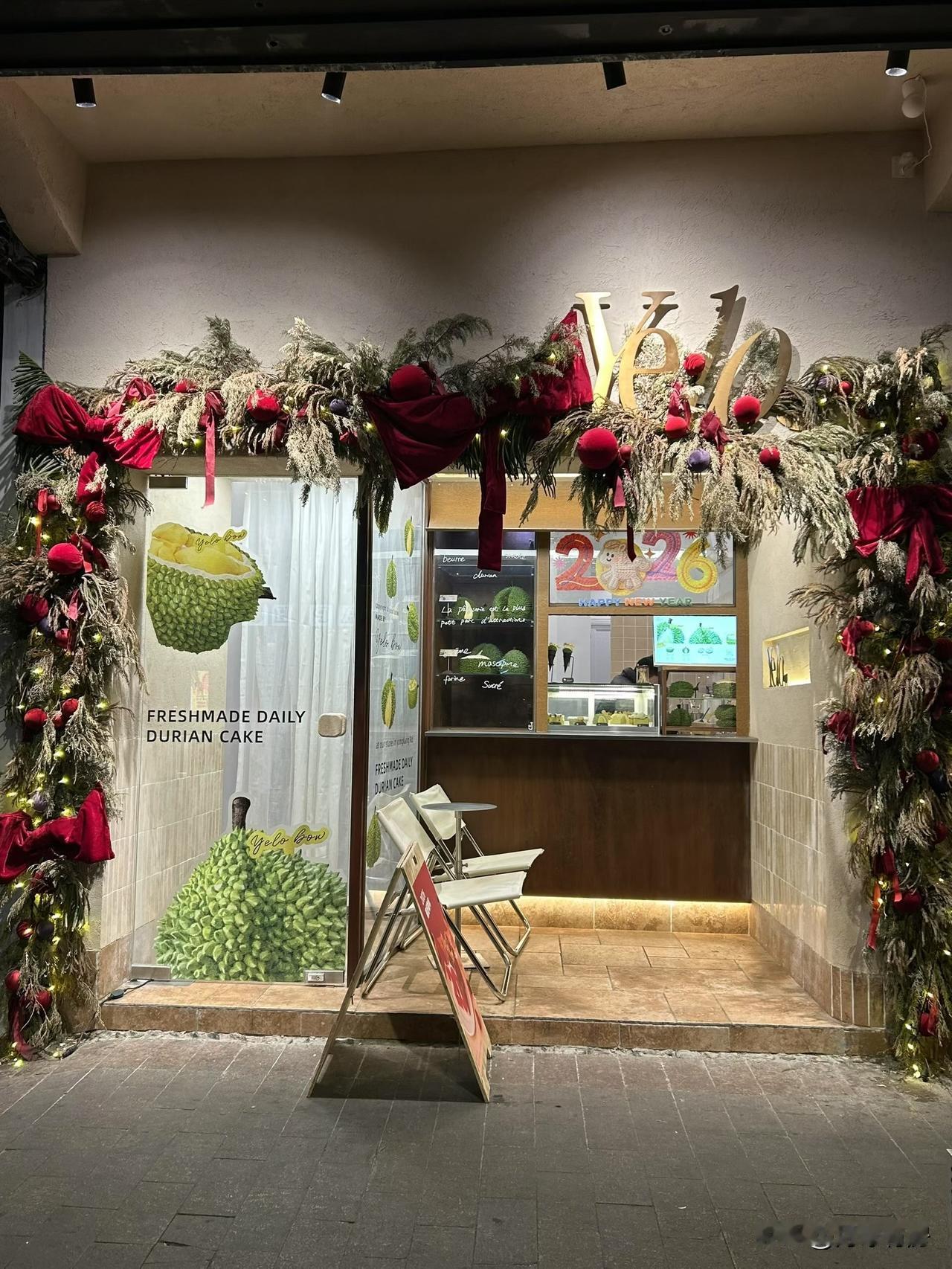 很多人买完保险就后悔：
交了几年钱，没出险就觉得亏，想退掉换便宜的。
但我劝你一