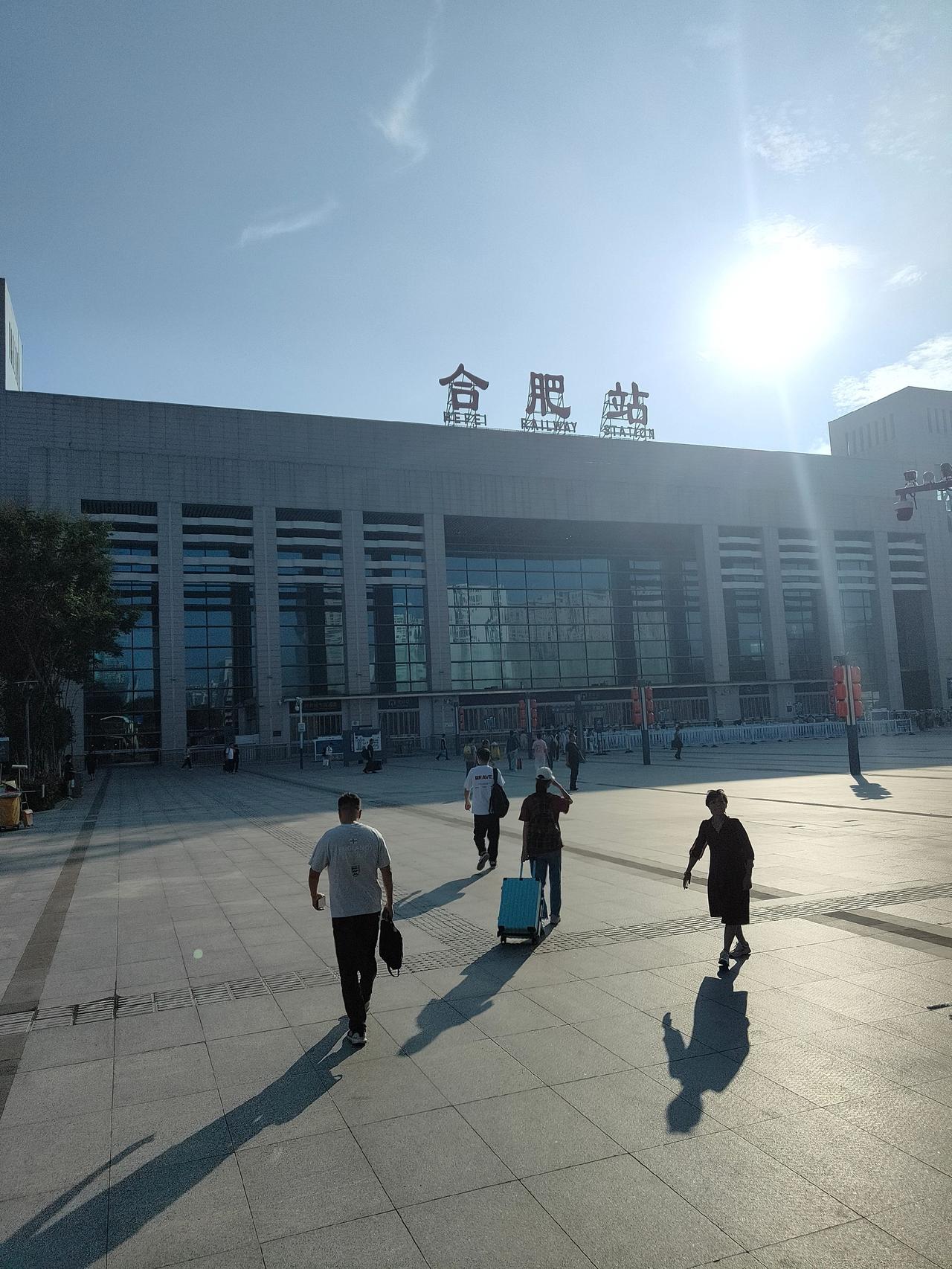 合肥站乘坐由上海站始发终到阜阳站的K8362/K8363次列车
这趟绿皮火车硬座