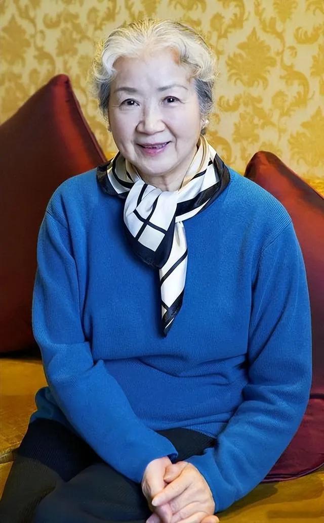 演员，曹翠芬说，当初我演《上海一家人》实在是太忐忑了，因为剧本儿事先没看过，接的