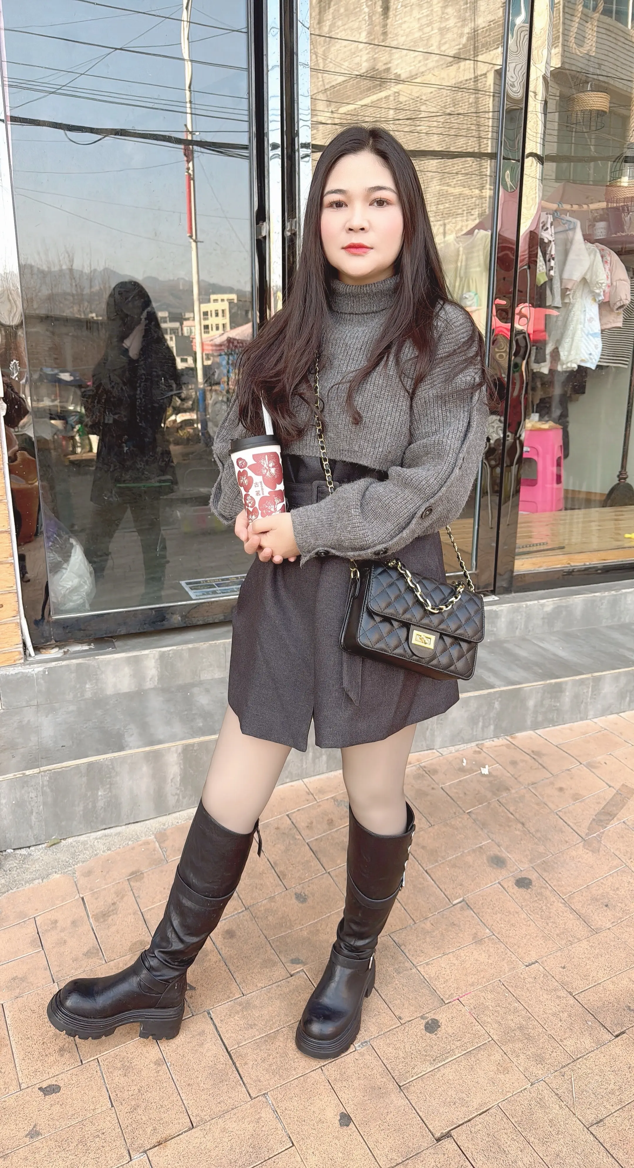 奶茶一杯快乐加倍