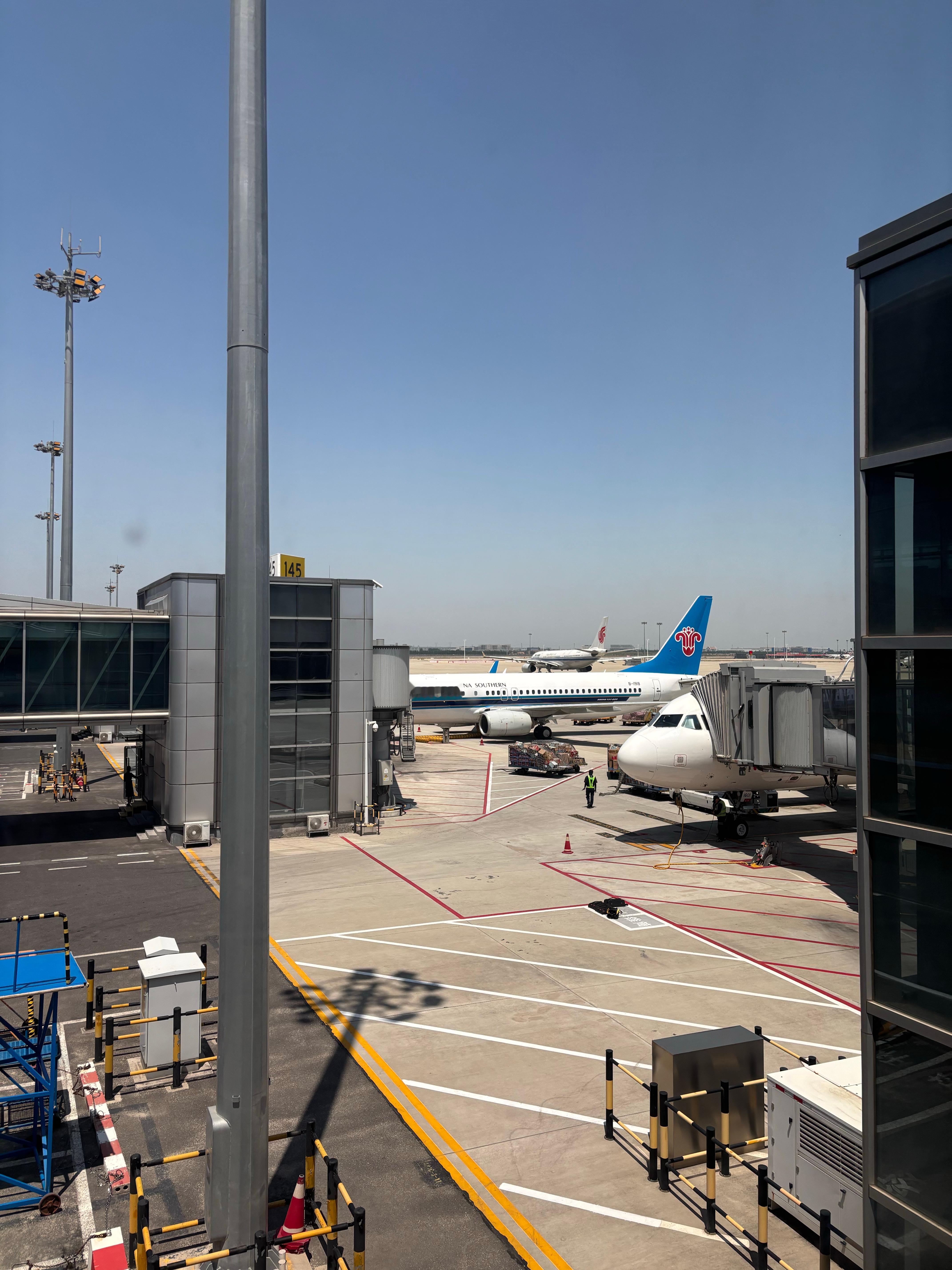 ✈️广州，当然是看小鹏G7咯[色]每次出差前都感觉把时间留的很充足但是每次都是刚