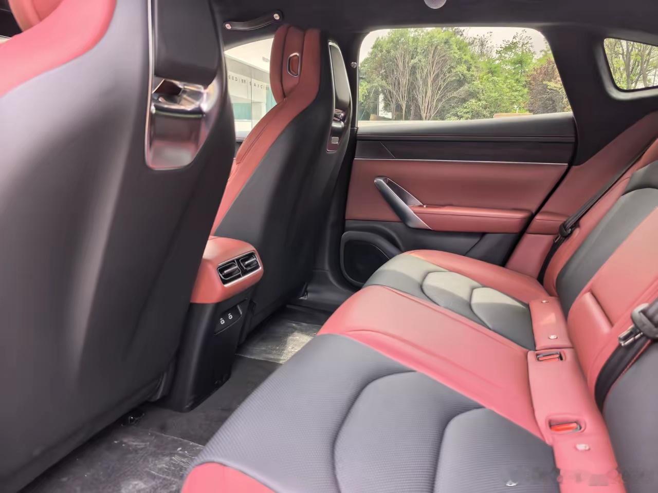 尚界Z7这个内饰设计和质感感觉销量会挺高的！ 