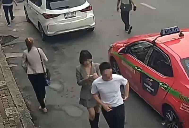 白富美命丧泰国！
这件事告诉我们不要和赌徒谈情说爱，他们的眼中只有利益，一个不小