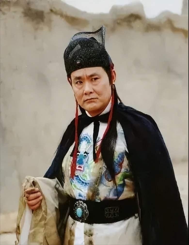 天启七年,魏忠贤吊死在歪脖子树上,大明朝里的"清流"全在拍手叫好。可没人想到——