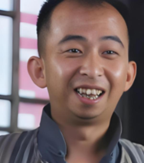 这实在太过双标。演员巨兴茂身家过亿，娶了貌美如花的孟久淇，本该是人人羡慕的圆满结