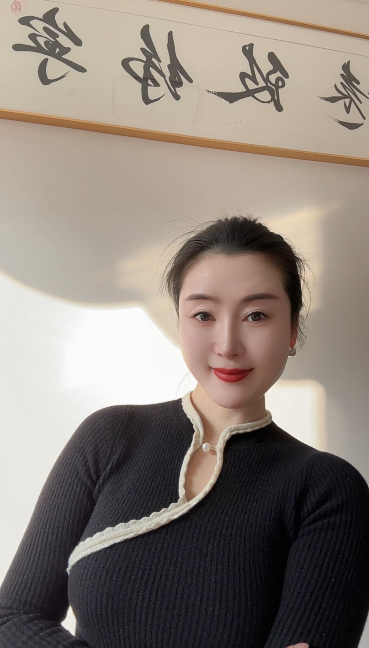 不断增加自己的筹码～外在形象～内在素质～人脉资源～方能立于不败之地～