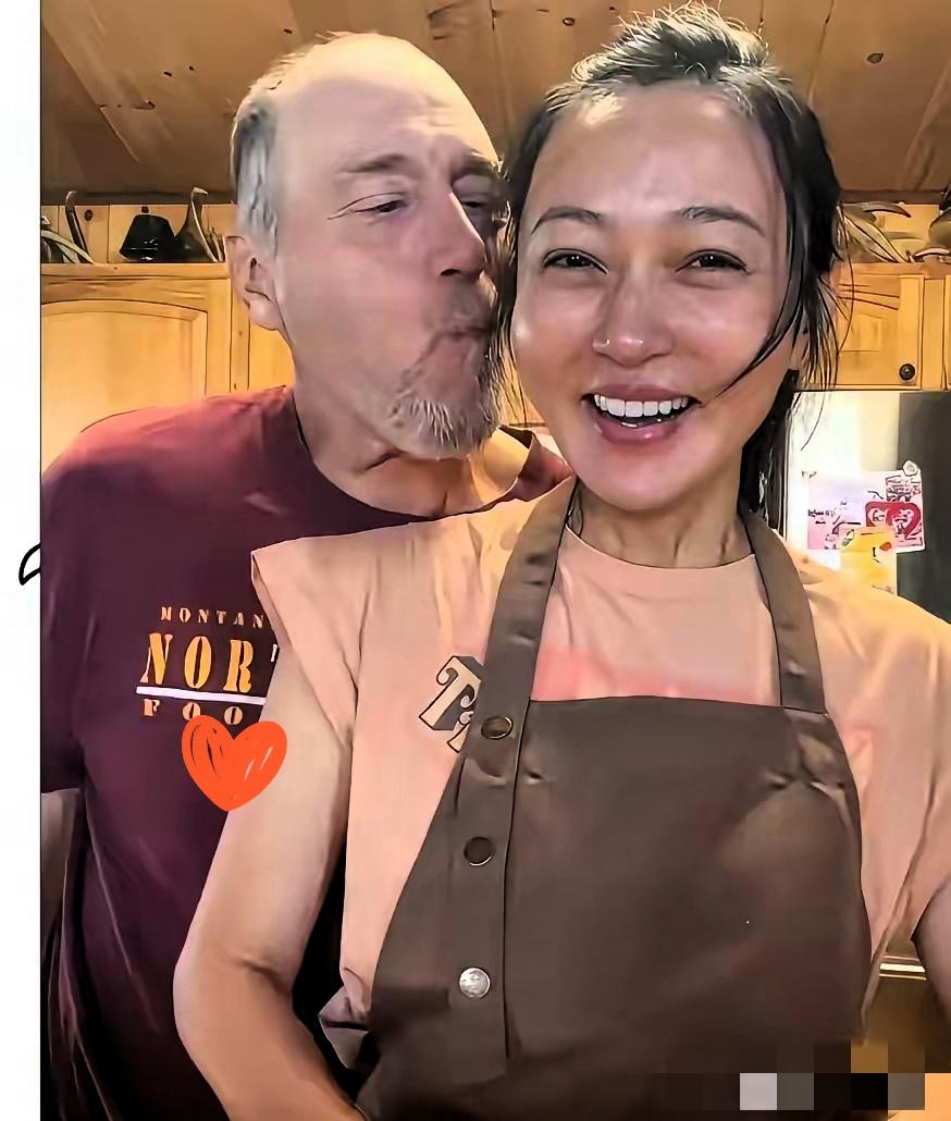 很多人总喜欢用固有框架去定义别人的爱情，可感情这件事，从来没有统一标准答案。黑龙