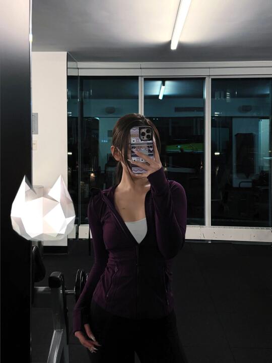 最近经常准时半夜出现在gym🌙