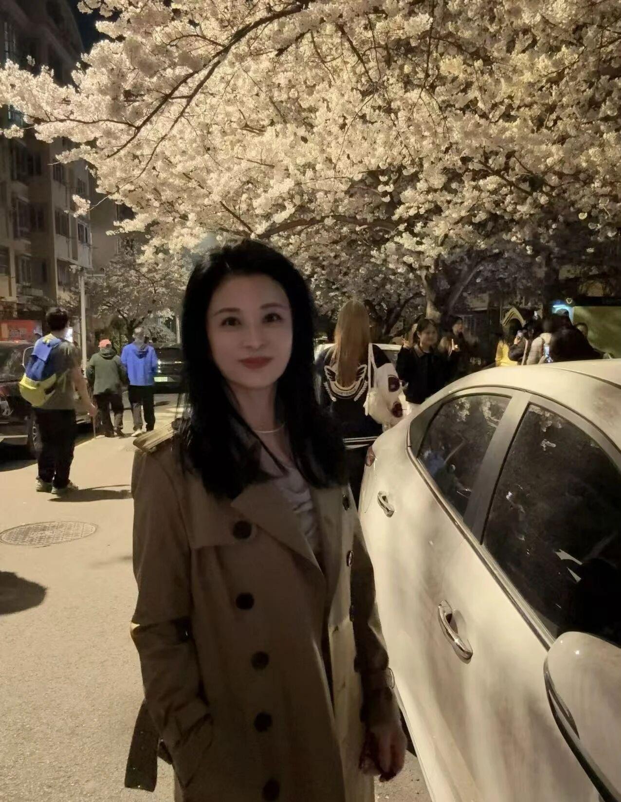 “人到一定年纪不谈感情，谈健康，谈自由，谈生活，谈生存，谈那些对自己好的人”中年