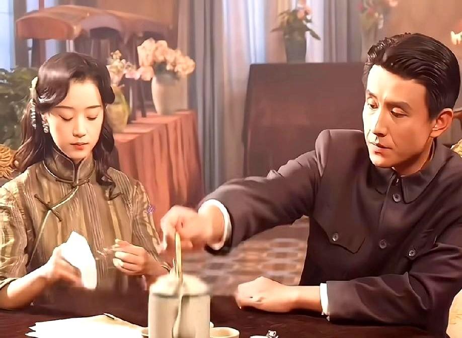 刘萧旭这回真要出圈了。

预告片里一个抬眼，弹幕直接刷屏“短剧也有这种演技？”