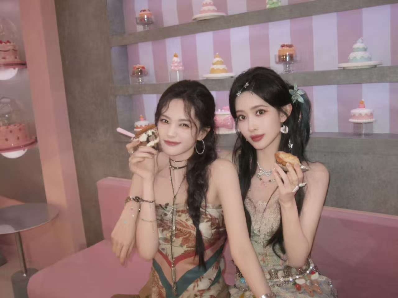 孟子义唱跳这一块孟子义发与李一桐合照孟子义唱跳这一块，也是闯进来了，[拜托][拜