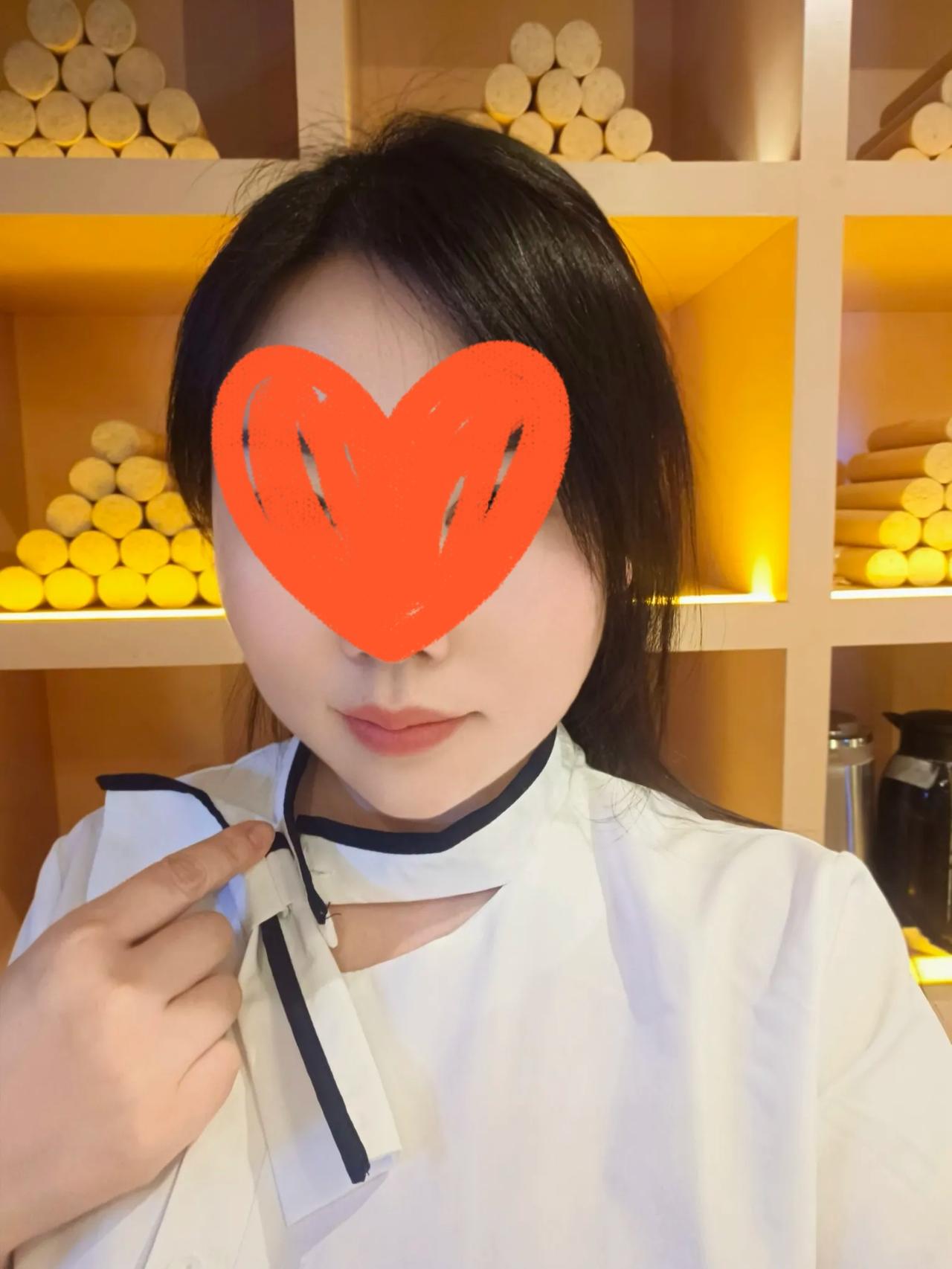 一名采耳技师说：她做这一行已经五年了，从一开始的普通工具到现在的可视化辅助工具，