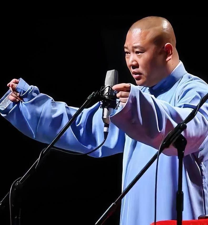 应该把郭德纲所有的演出全部取消，真心的，干嘛呢？老郭，你缺钱吗？干嘛那么卖命，德