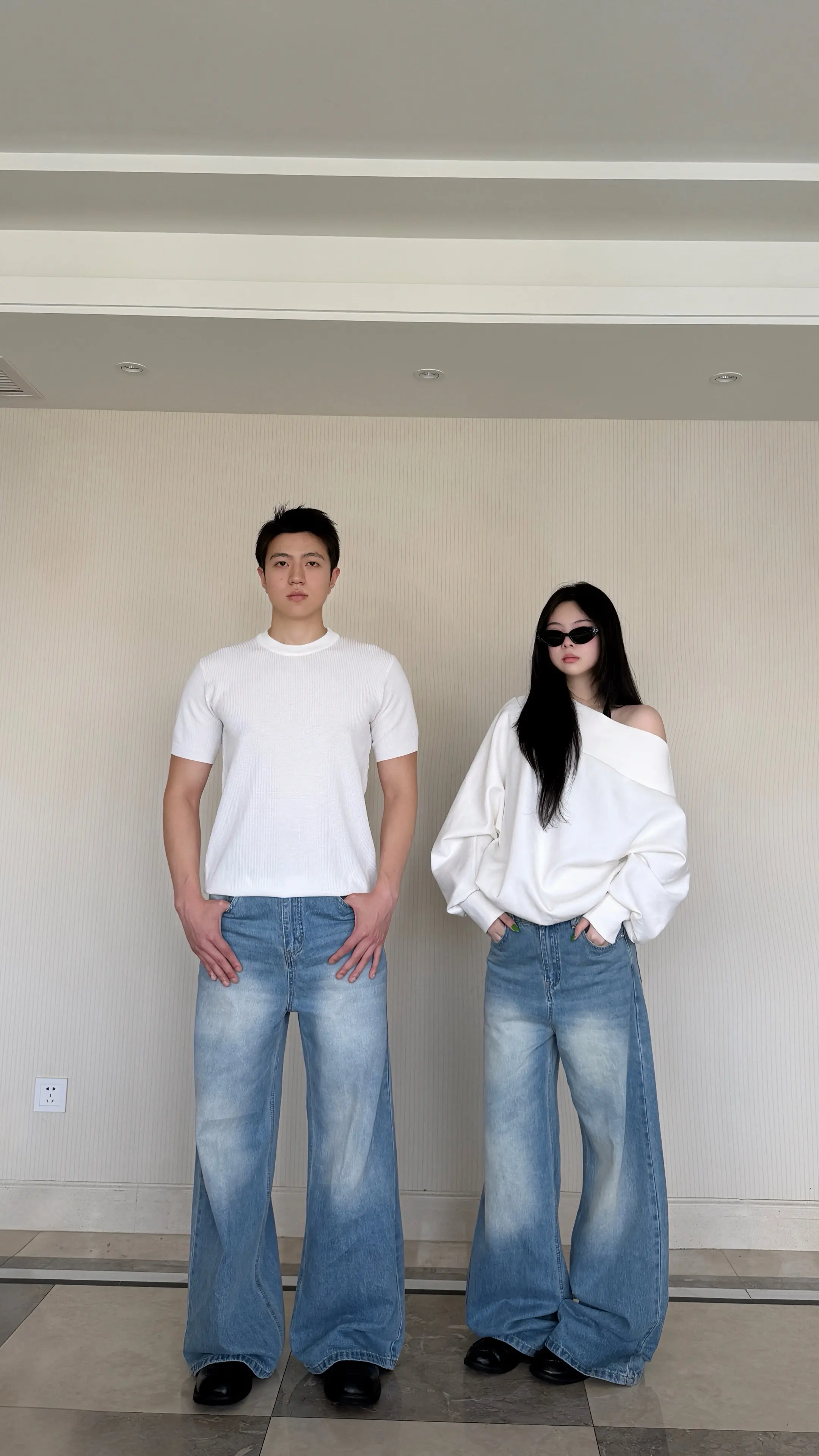 一个人只能是穿 两个人才叫搭