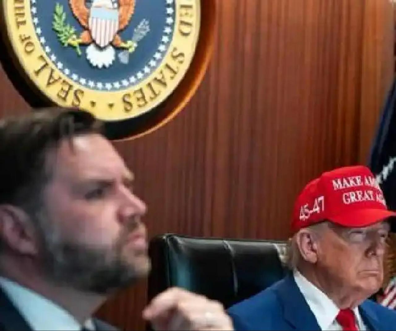 最后决定，打还是不打！特朗普将于本周一召开关于伊朗问题的战情室会议。

在白宫地