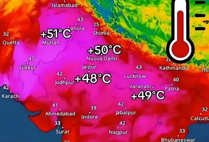 印度太恐怖！
印度遭遇了 51℃的极端高温，部分地区打破 70 年纪录，已确认有